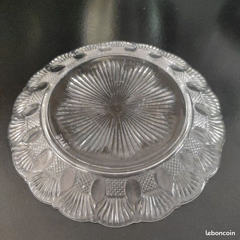Ancienne assiette ou Plat En Verre Moulé ou pressé, BAYEL, style art déco (image 4)