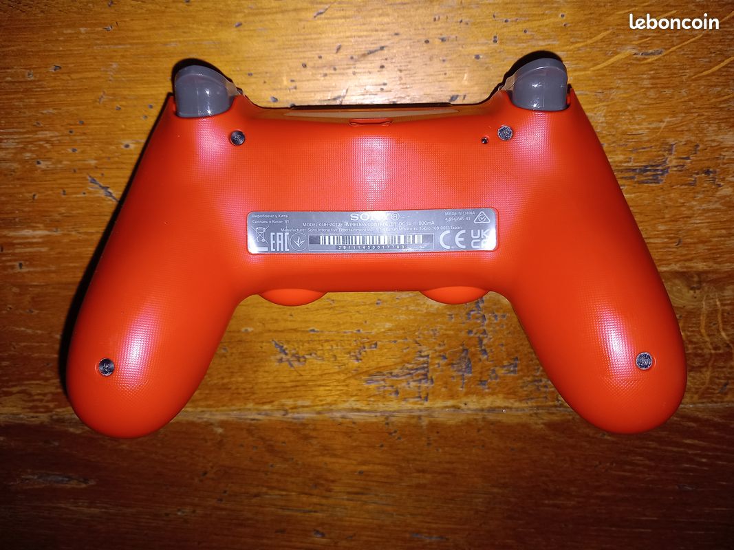 Manette Ps4 Rouge / Très bon état / Fonctionnement OK (image 2)