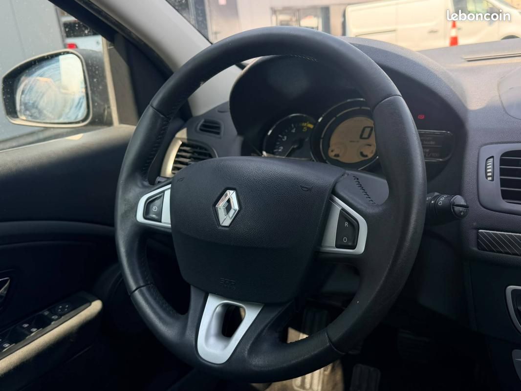 Renault Mégane III (B95) 1.5 dCi 110ch FAP Business eco² (image 17)
