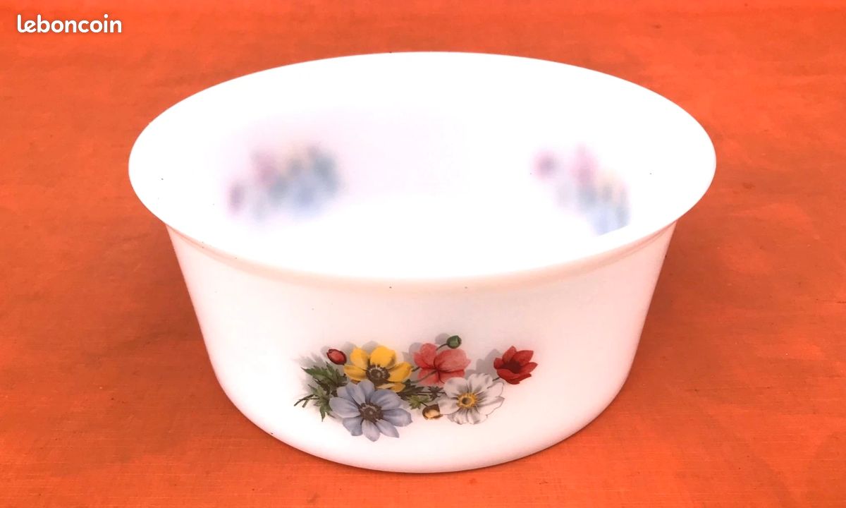 Années 1960 Saladier Arcopal France Décor Anémones - Arts de la table