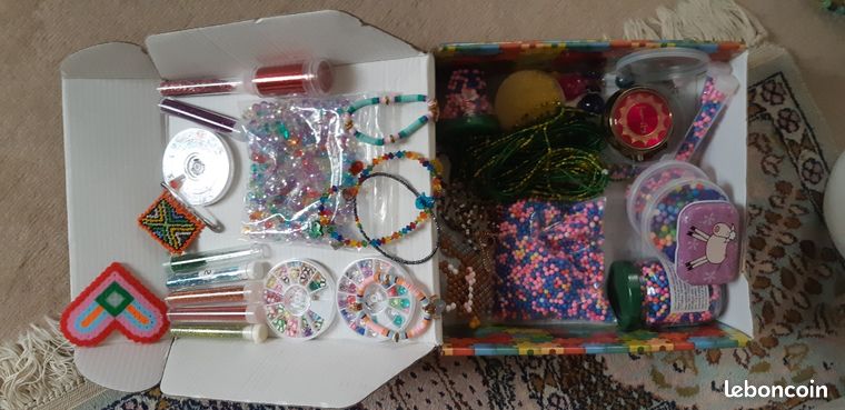 Kit De 3 Ornements Brodés Herrschners Paillettes Et Perles - Élégance Vacances