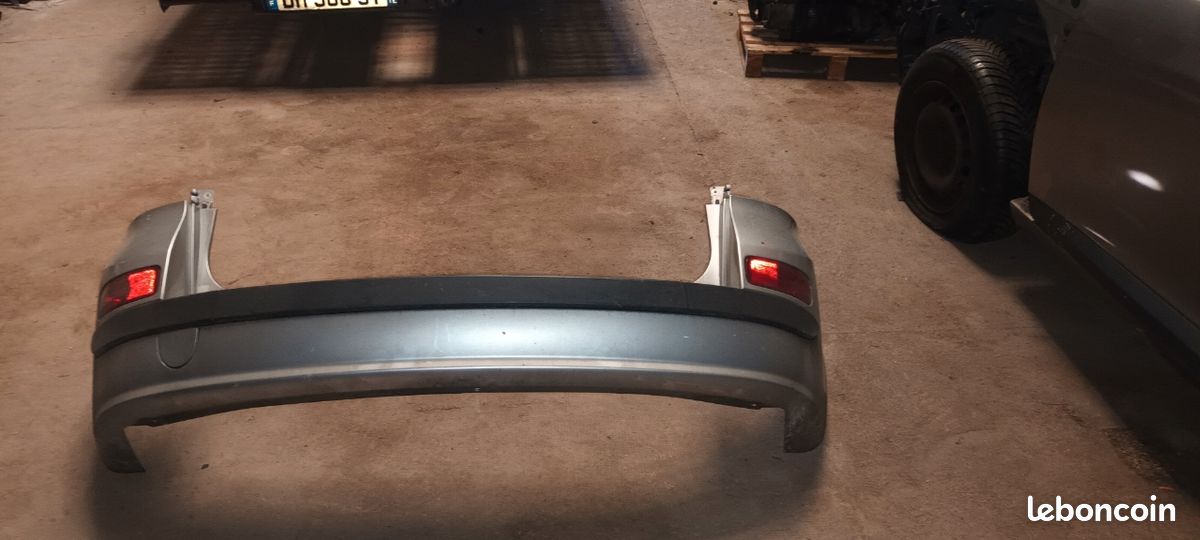 Parechoc arrière de clio 3 estate phase 1 (image 1)