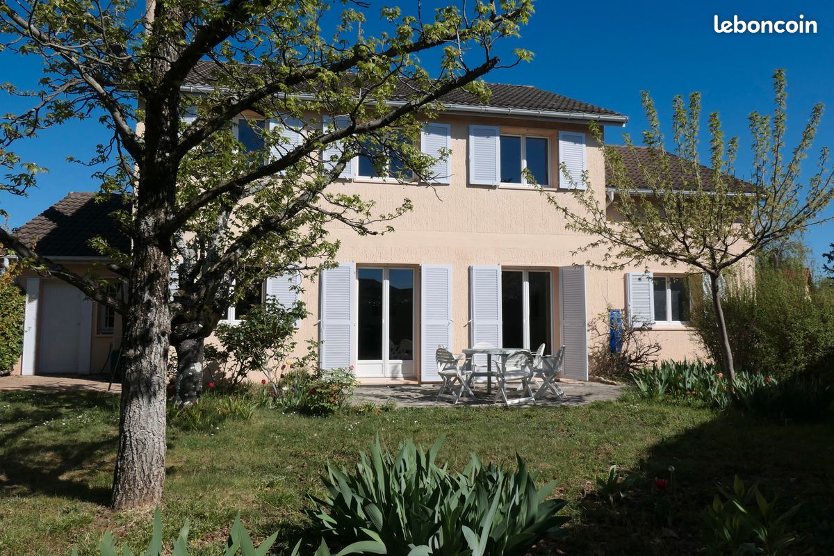 Maison 7 pièces 158 m² · à Chassieu · 157,6 m² · 585 000 €