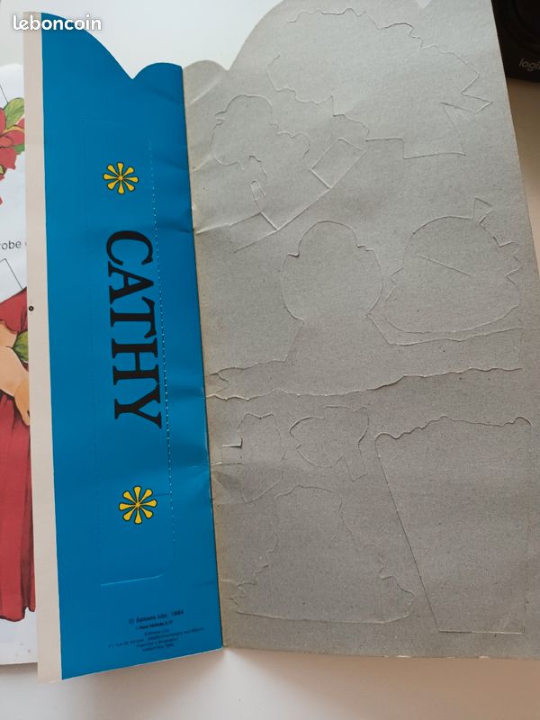 Poupée en carton (image 8)