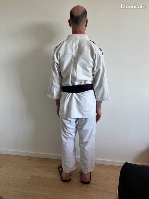 Kimono de Judo Jujitsu Adidas – avec sandales Sport Plein air