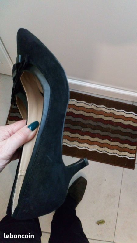 Tres belle occasion-porte 1 fois Chaussure cuir petit talon pointure 39 (image 7)