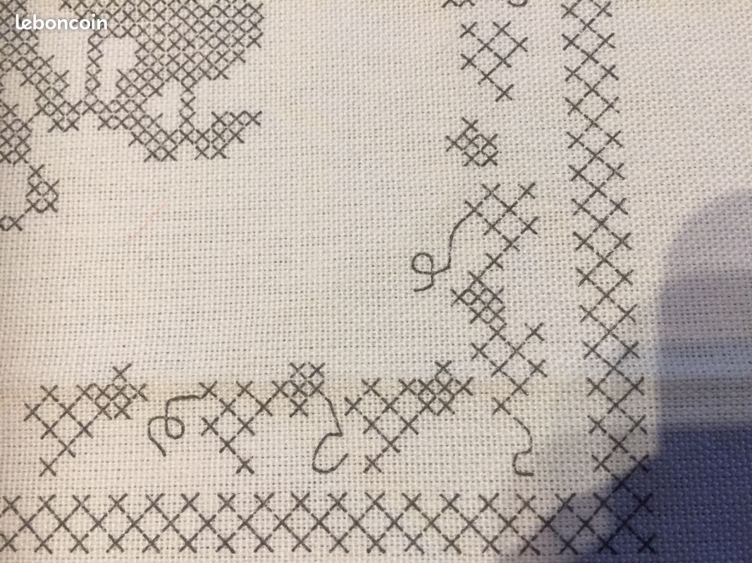 Napperon Princesse à broder point de croix - Loisirs créatifs