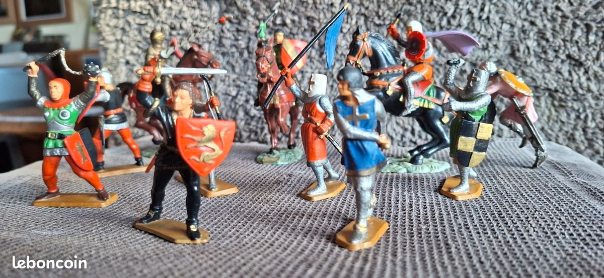 Figurines moyen âge (image 2)