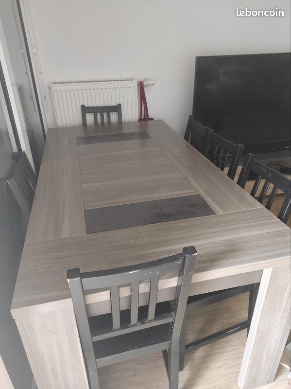 Table avec 6 chaise (image 1)