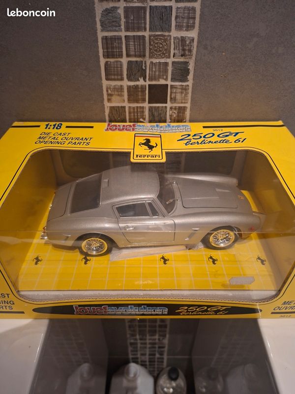 1/18 Ferrari 250 GT 1961 berlinette Jouef - Collection