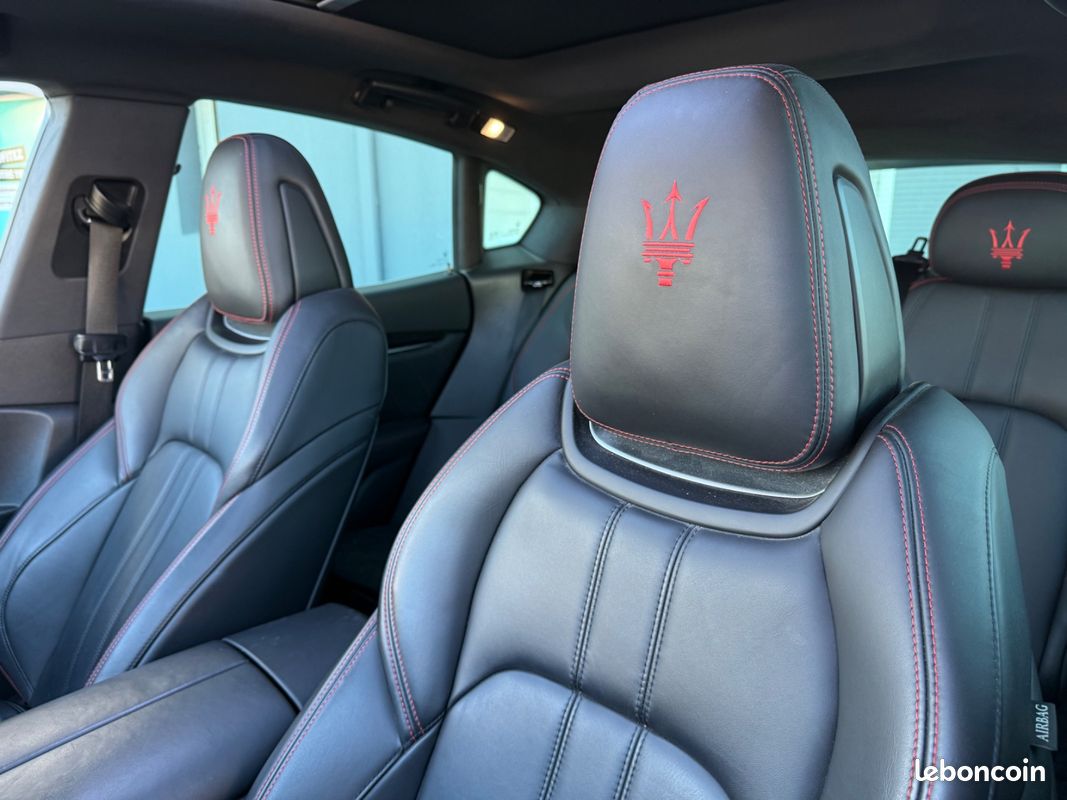 MASERATI LEVANTE 3.0 V6 Bi-Turbo 350 Q4 GranSport (image 36)