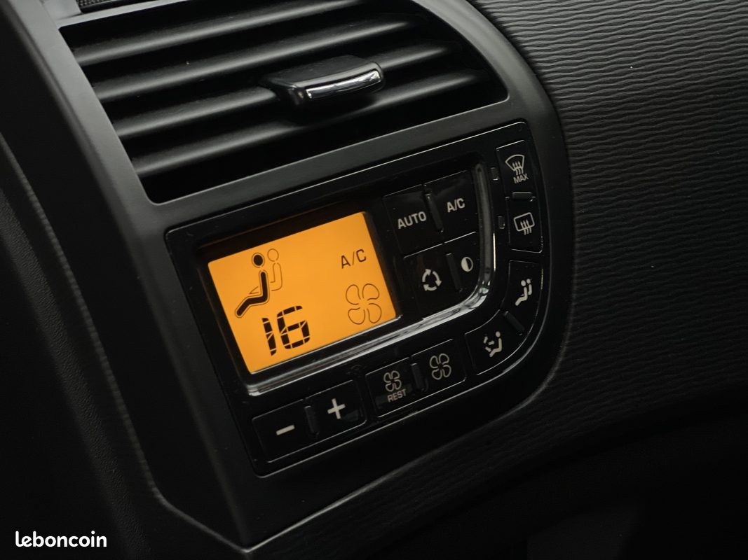 Citroen c4 2.0 hdi 160 exclusive ba (image 13)
