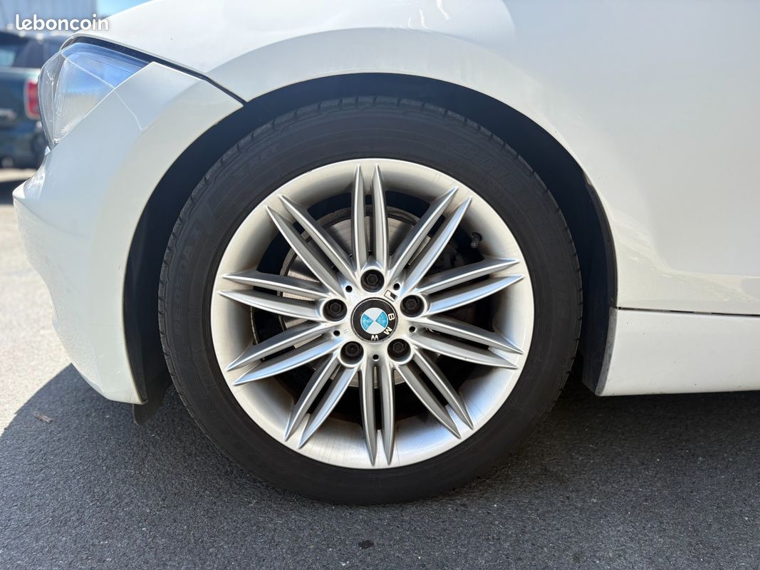 BMW SERIE 1 E87 LCI 120d 177 ch Sport Design - Pack M Complet - TOIT OUVRANT - SIEGES ELECTRIQUE/CHAUFFANT (image 19)