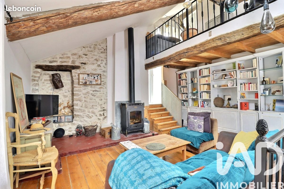 Maison 5 pièces 151 m² · à Revest-du-Bion · 151 m² · 249 000 €