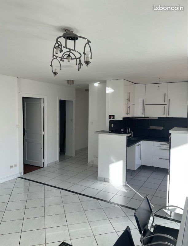 Appartement 3 pièces 64 m² · à Saint-Étienne · 64 m² · 85 000 €