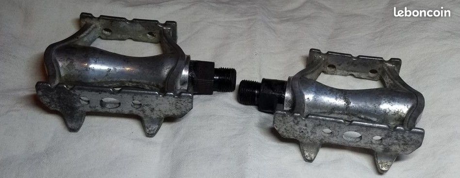 Calepieds Métal Vintage Specialized – Années 80 – Taille Moyenne/Grande – Patine Rouille