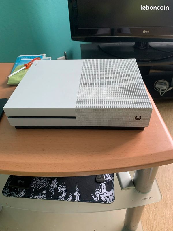 Xbox one s (image 1)