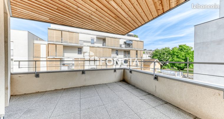 Villeurbanne- T3 avec terrasse et son garage — 2
