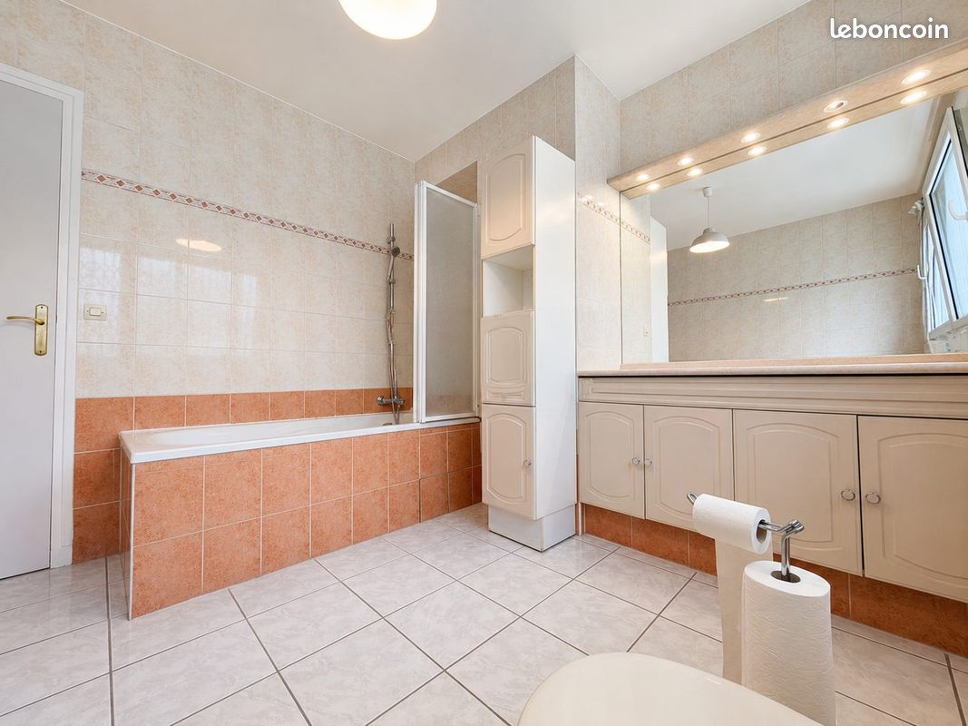Appartement 4 pièces 117 m² · à Grenoble · 117 m² · 285 000 €