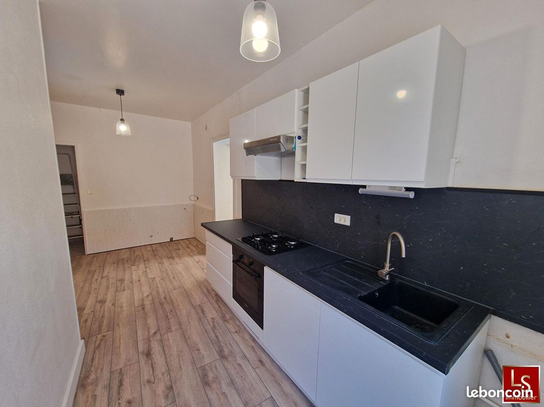 Appartement 3 pièces 43 m² · à Roanne · 43 m² · 420 €