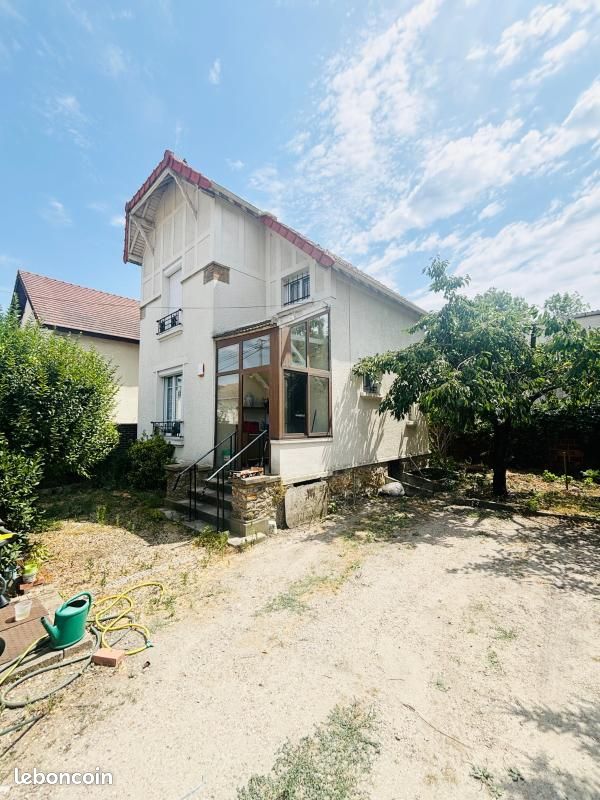 Maison 4 pièces 75 m² · à Stains · 75 m² · 260 000 €