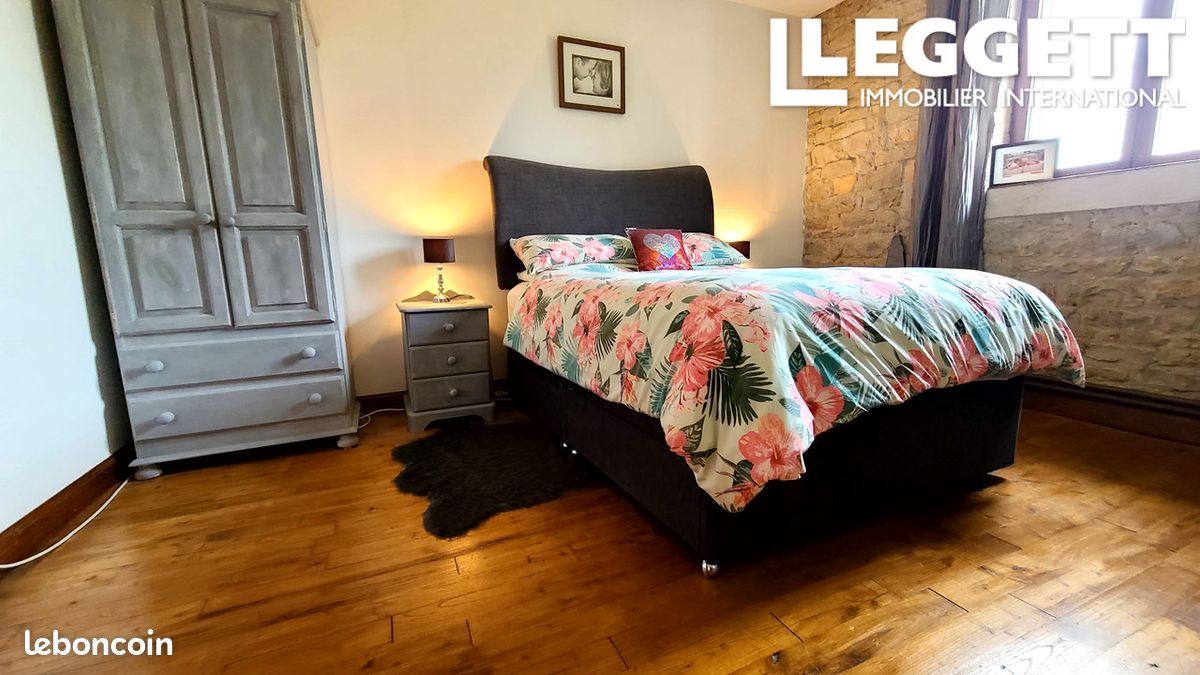 Maison 6 pièces 178 m² - Nanteuil-en-Vallée 16700 (image principale 7)