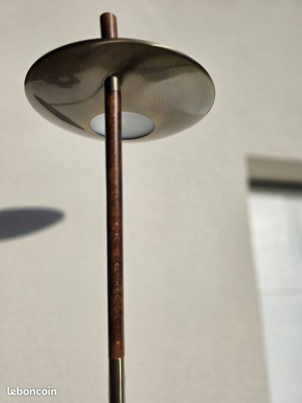 Lampadaire design métal & bois – Élégance moderne (image 18)