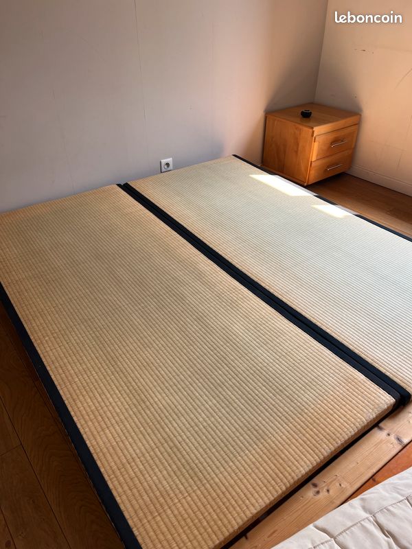 Futon japonais 200×170×13 + sommier – Bon état (image 5)