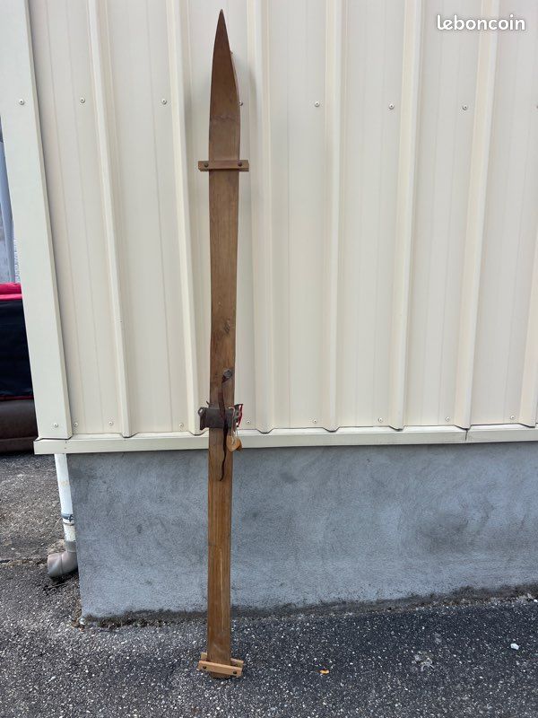 Skis anciens en bois (image 3)