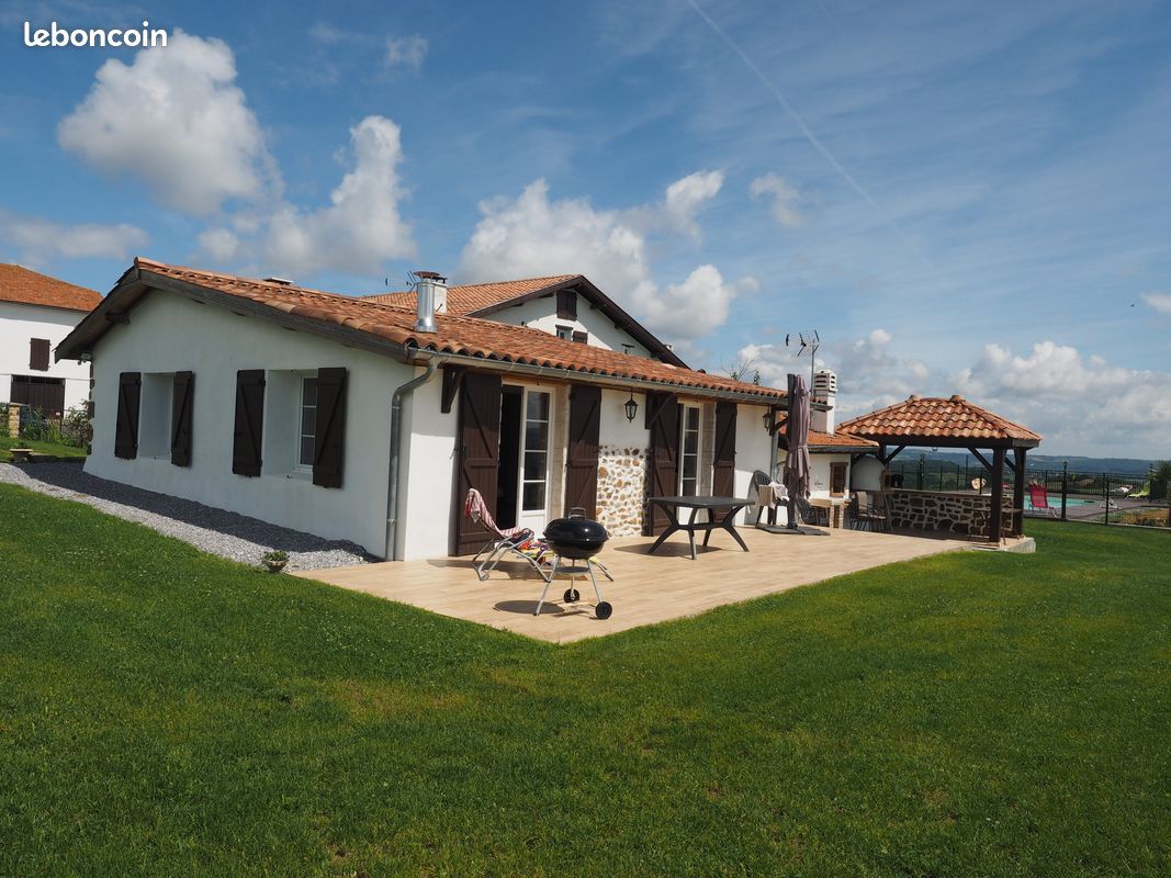 Gîte de charme avec piscine chauffée pour vacances au Pays Basque (image 1)