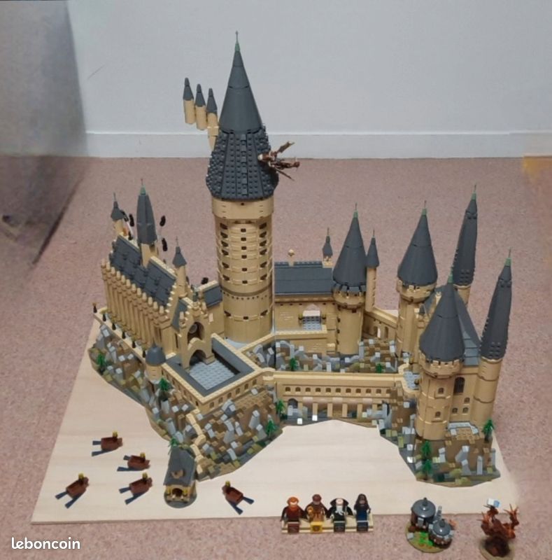 Château LEGO Harry Potter 71043 complet remis en sachets numérotés - Main Image