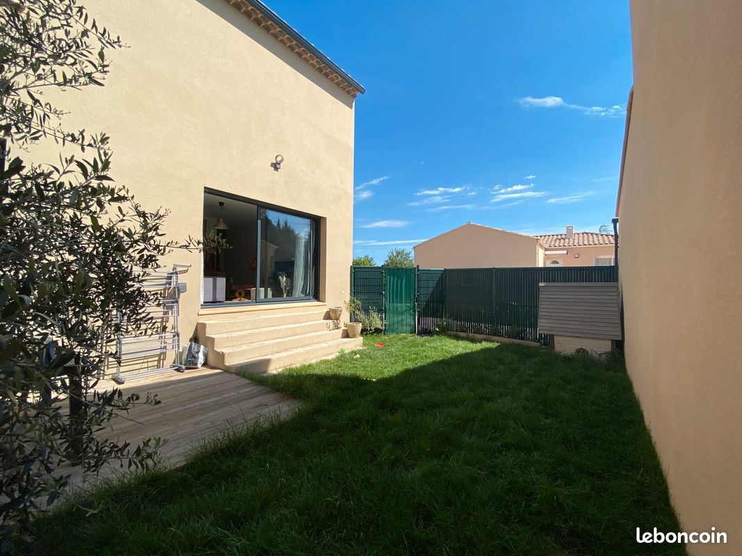 Maison 4 pièces 87 m² · à Courthézon · 87 m² · 1 300 €