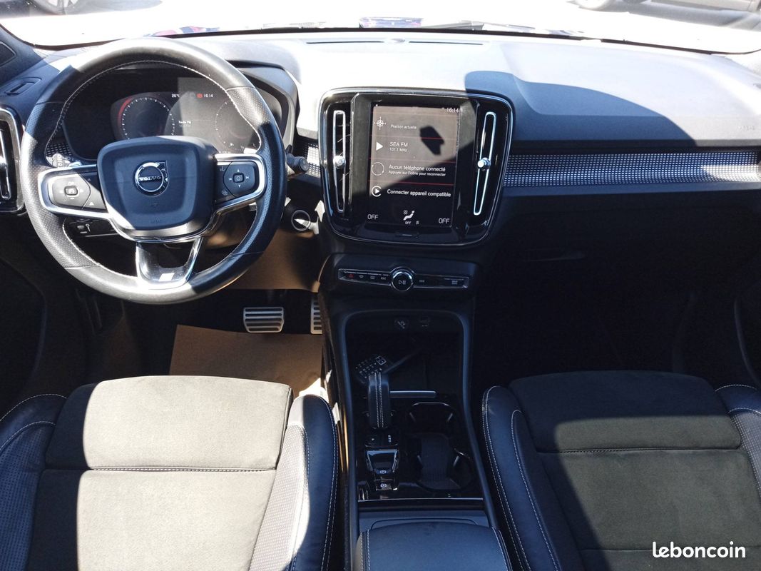 VOLVO XC40 T3 163 ch Geartronic 8 R-Design (image 10)