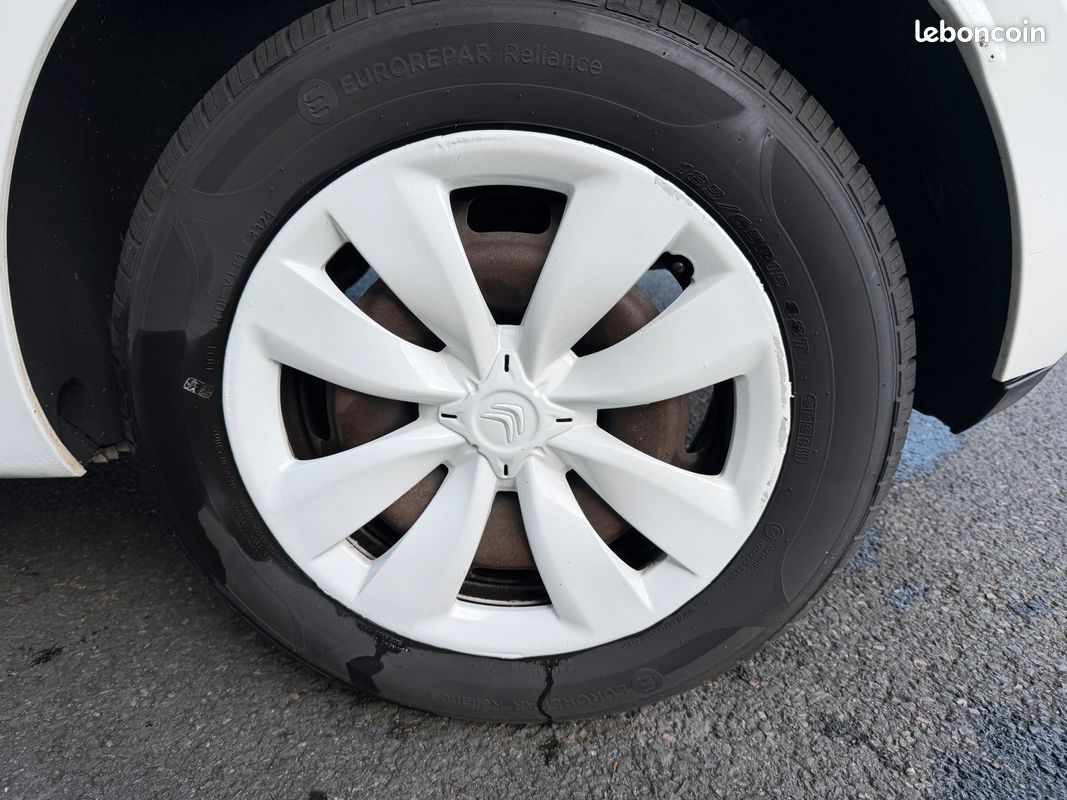 CITROËN C3 1.4 HDi 70 ch AIRDREAM / DIRECTION ASSISTEE / VITRES ELECTRIQUES / 5.790 EUR (image 10)