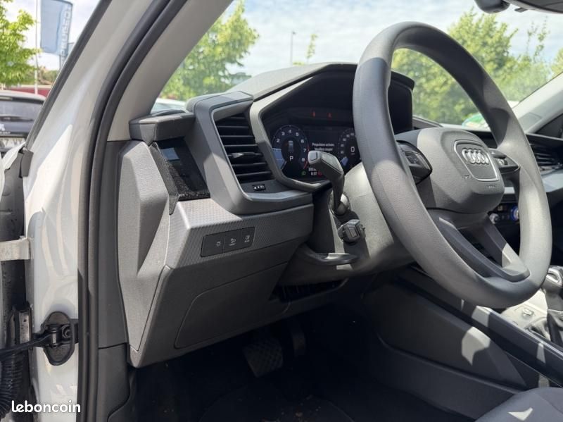 Audi A1 Sportback 25 TFSI 95ch Design S tronic 7 (image 13)