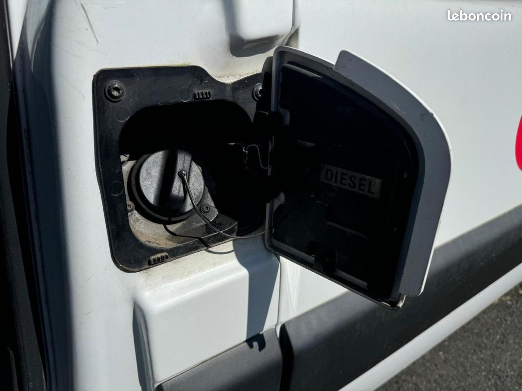 RENAULT MASTER Grand Confort F3500 L2H2 2.3 Energy dCi - 170 III FOURGON Traction PHASE 2 Garantie 6 mois (image 31)