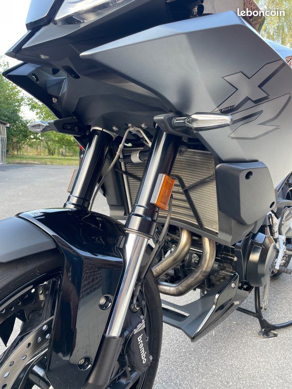 Bmw f900xr triple black (image 7)