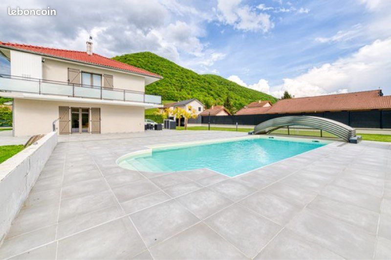 Maison 5 pièces 192 m² · à Chirens · 192 m² · 590 000 €