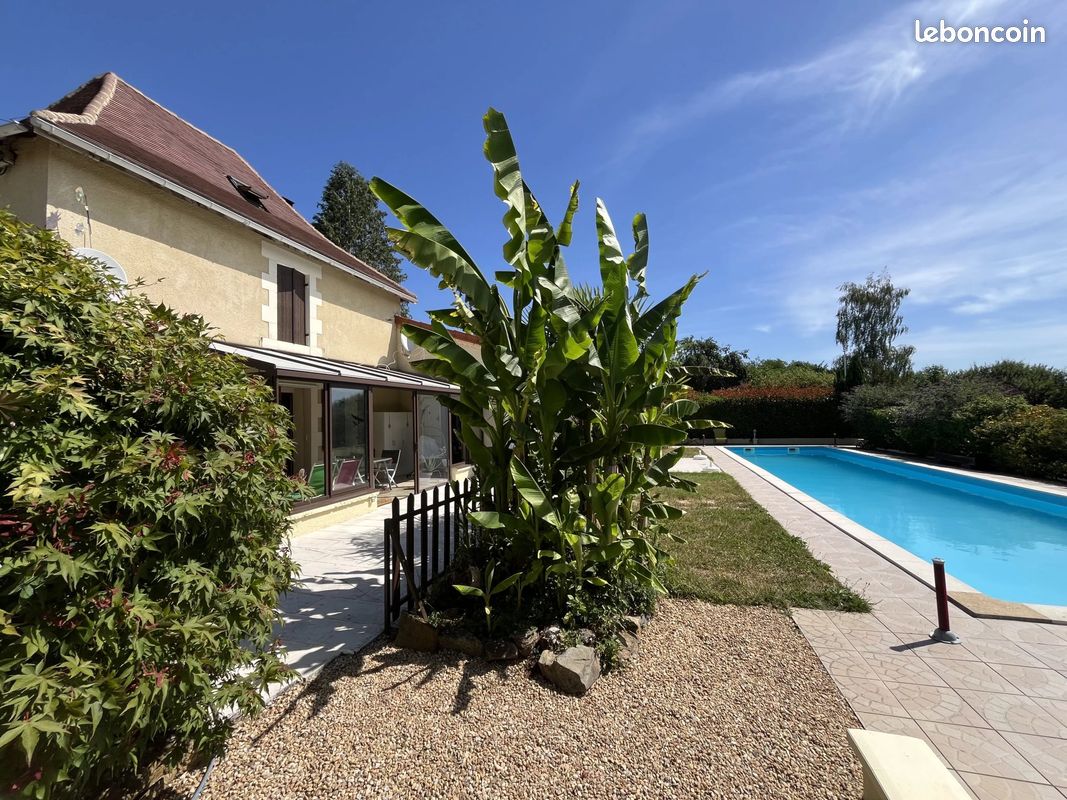 Maison 11 pièces 165 m² · à Saint-Jory-de-Chalais · 165 m² · 299 600 €
