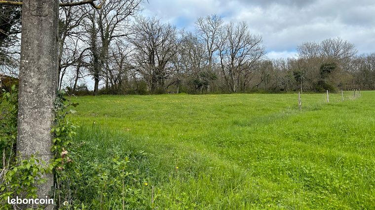 Terrain 1809 m2 avec CU -MARNAC-