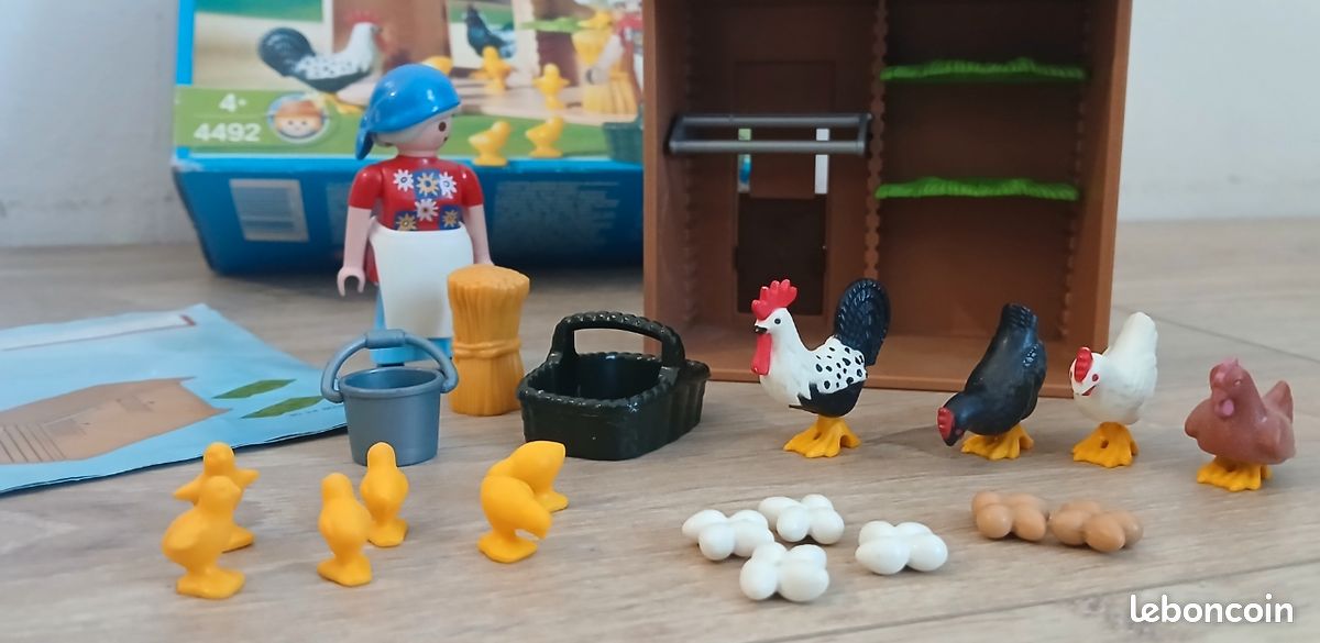 JOUET ANCIEN - Ferme Poulailler Bois Peint Poules Poussins Oies Chien