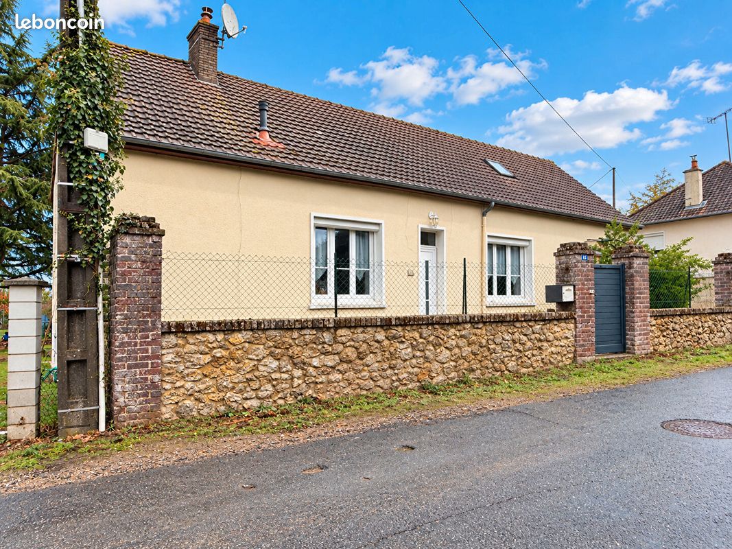 Maison 4 pièces 128 m² · à Coudrecieux · 128 m² · 165 000 €
