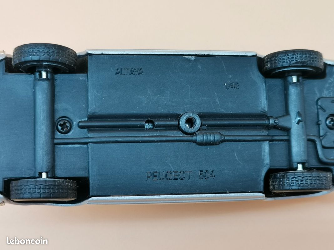 Miniature Peugeot 504 Taxi (image 5)