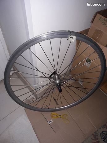 Roue De Fer Ex Roue Arrière 700 Pour Vélo Vintage Peugeot - Jante Retournement FN, Occasion En état Roulant, Collection Eroica Roue Vélo Rétro
