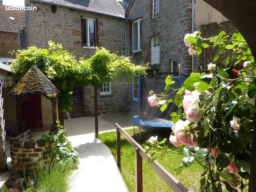 Maison 7 pièces 163 m² · à Lassay-les-Châteaux · 163 m² · 156 500 €