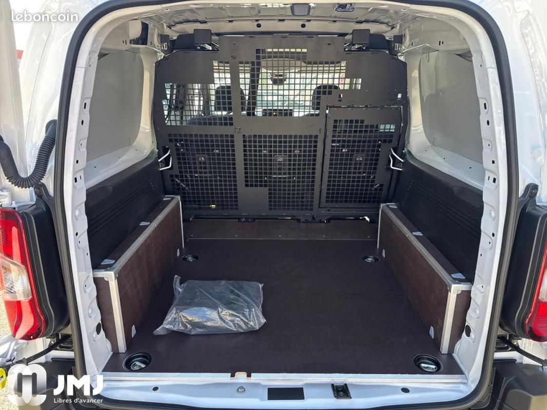 Citroën Berlingo CABINE APPROFONDIE CA TAILLE XL BLUEHDI 100 S&S BVM6 (image 10)