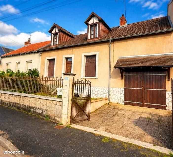 Maison 4 pièces 95 m² · à Issoudun · 95 m² · 96 000 €