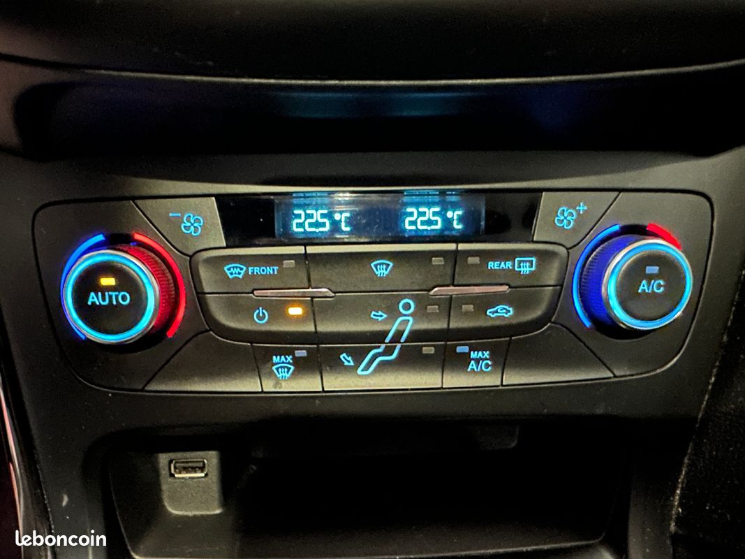 FORD FOCUS 1.0 EcoBoost 125ch Titanium (image 35)