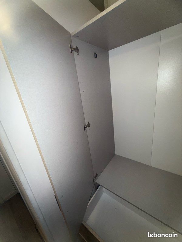 Armoir en bois avec miroir (image 7)