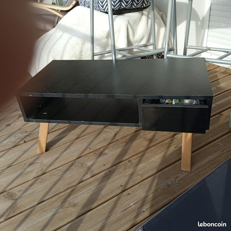 Table basse noir avec tiroir (image 1)